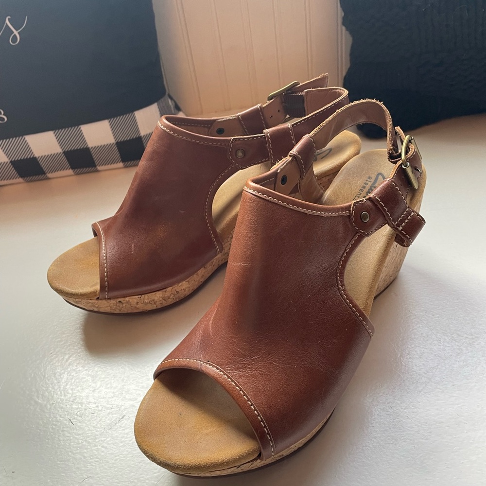 Clarks elements Harwich Helm womens 9 tan euc like new